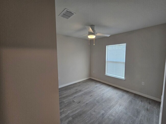 Building Photo - Move-In Ready! Stunning 3-Bedroom Home with Modern Upgrades
