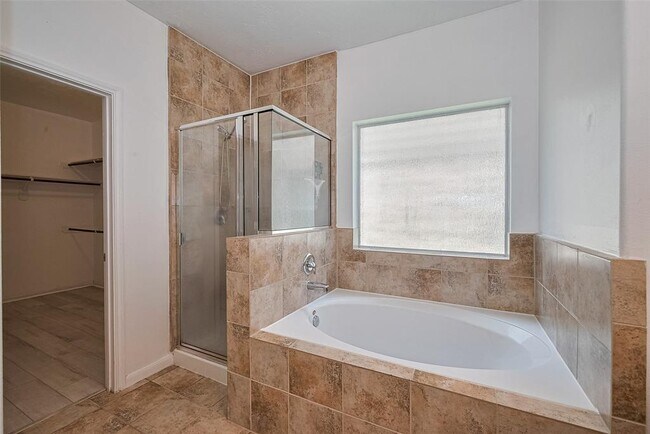 Building Photo - 23611 Plantation Pines Ln