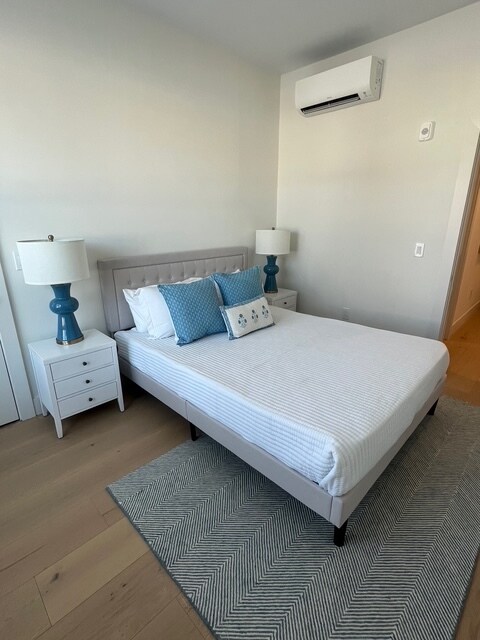 Building Photo - 105 Sea St