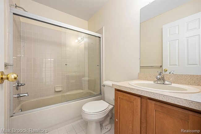 Building Photo - 4899 Green Ct