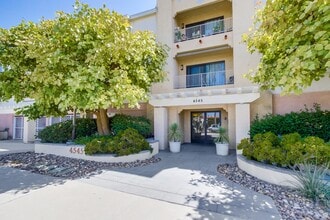 Building Photo - 4545 Arizona St