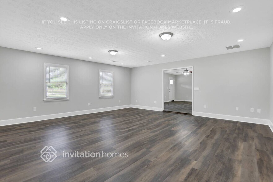 Building Photo - 25 Holly Creek Dr