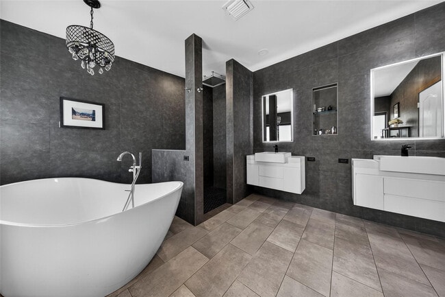 Building Photo - 2211 St