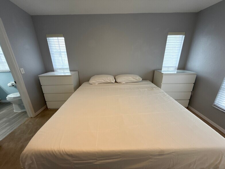 Building Photo - 8389 Wingate Dr