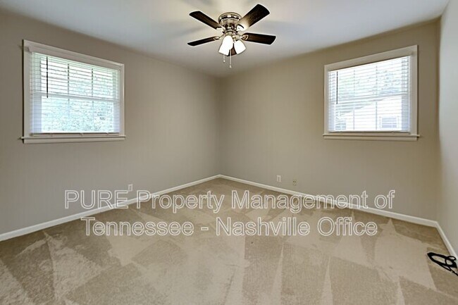 Building Photo - 573 Whispering Hills Dr