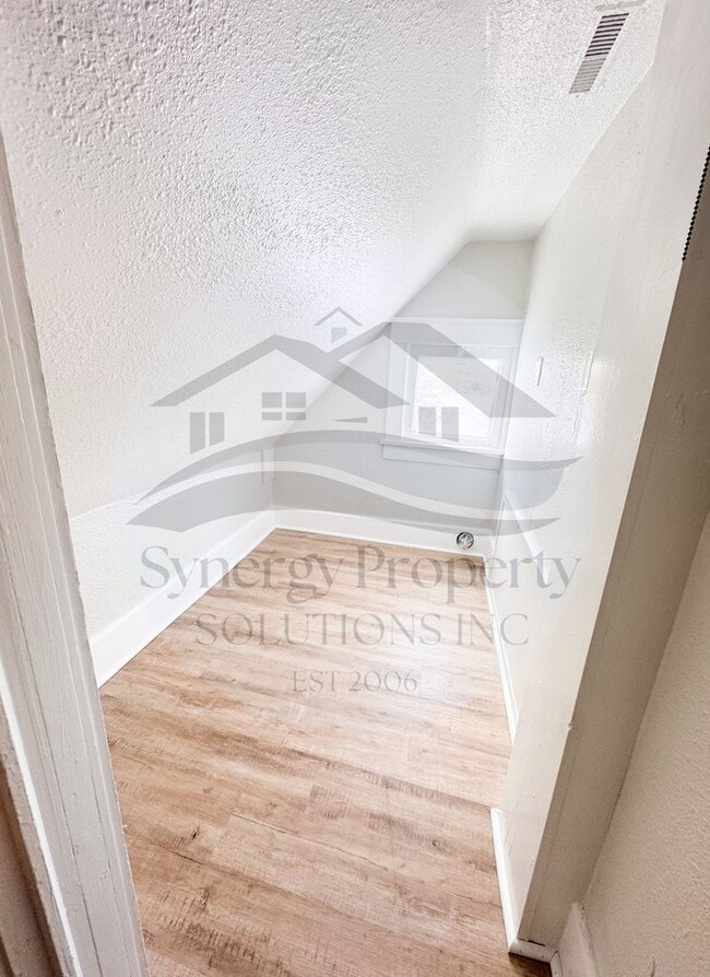 Building Photo - Shelby Home