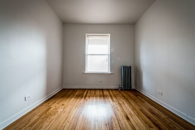 Building Photo - 6748 S Blackstone Ave. 1452-56 E 68th Chicago, IL 60637