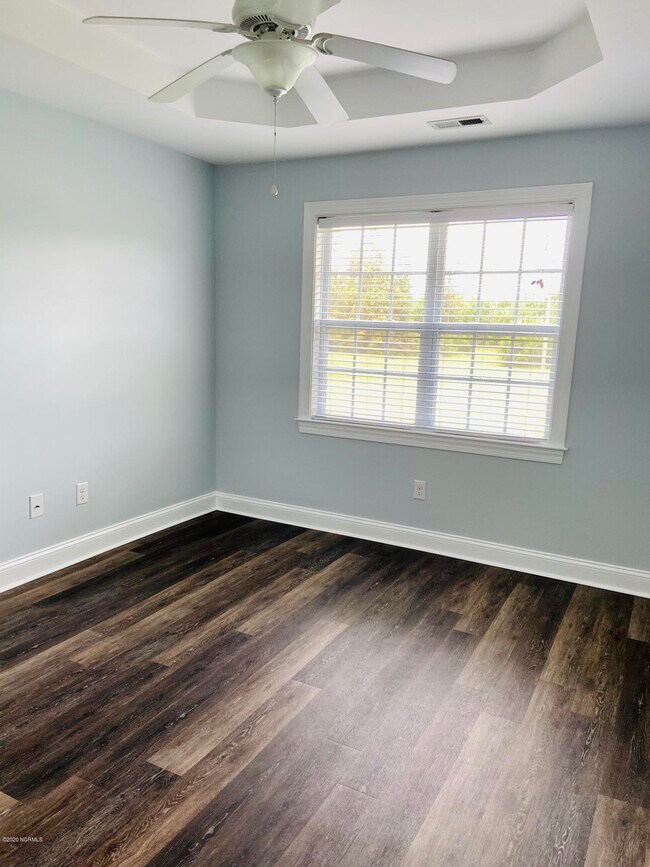 Building Photo - 100 Parrot Landing Dr