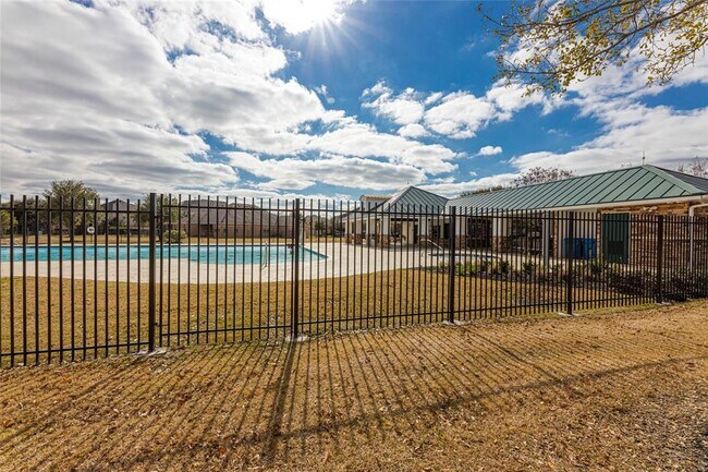 Building Photo - 503 Spring Flower Ct