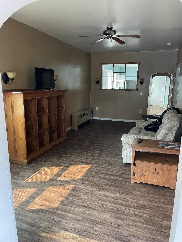 Building Photo - 915 1st St W