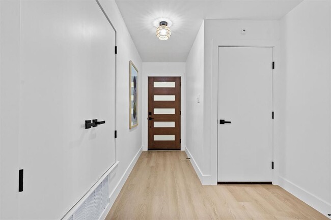 Building Photo - 5102 Summerset Trail