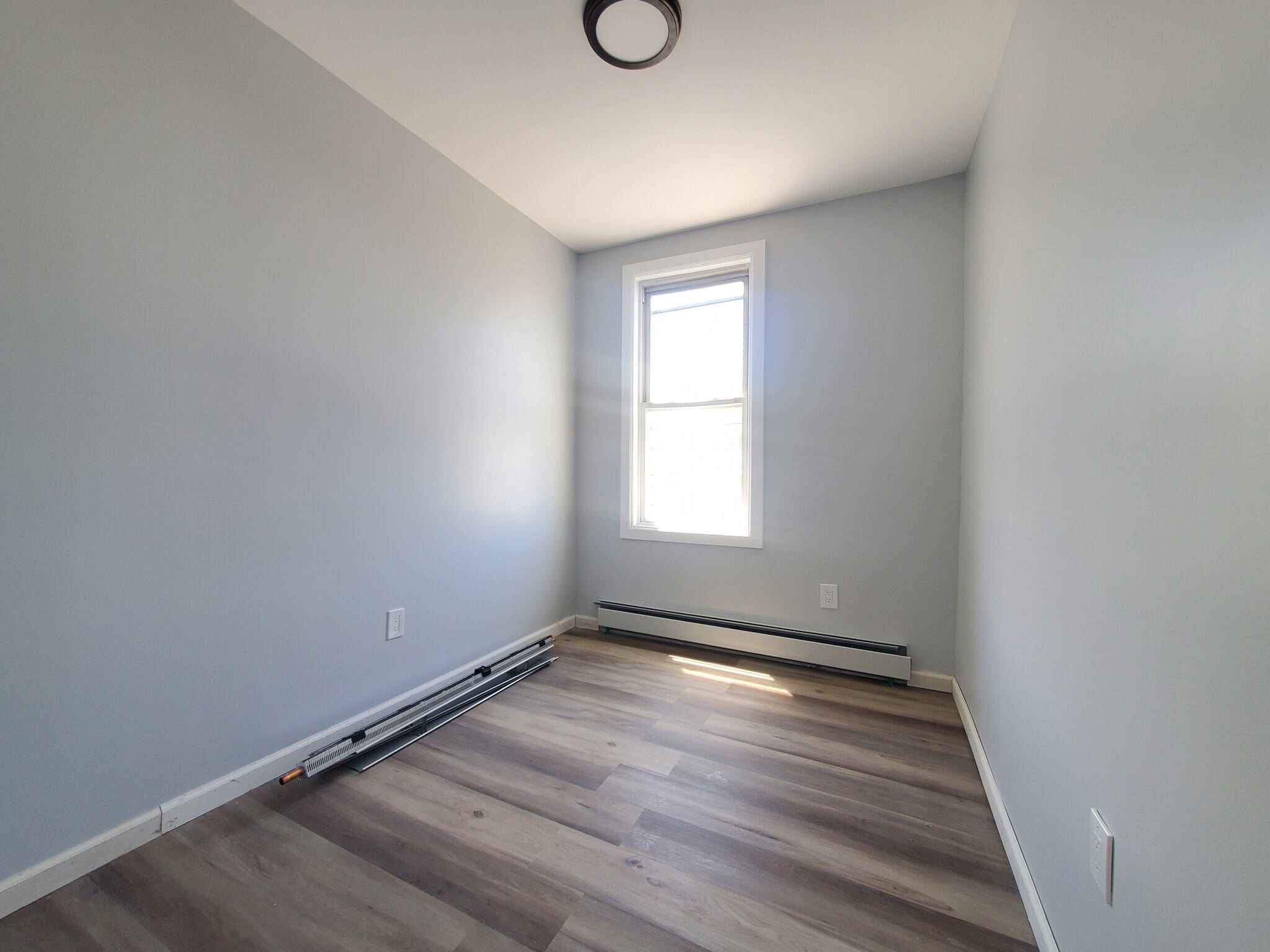 Building Photo - 182 Bartholdi Ave