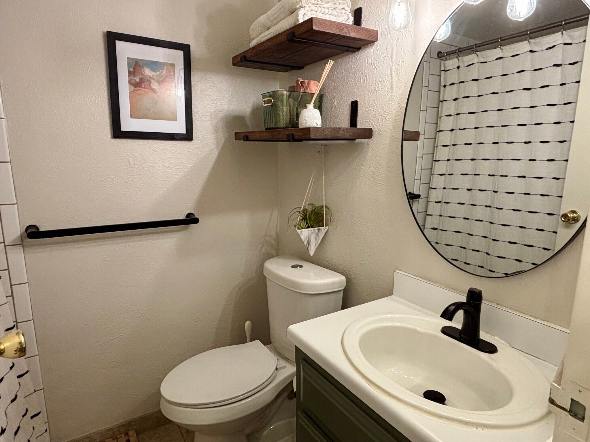 Bathroom - 1111 Ash St