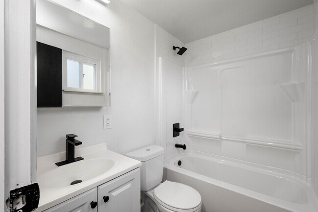 Building Photo - AVAILABLE NOW – Move In Today! NEWLY RENOV...