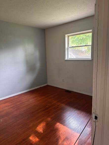 Building Photo - 279 Beechland Rd