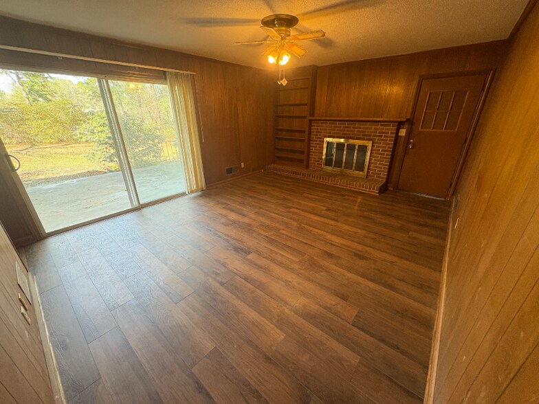 Building Photo - 1280 State Rd S-28-484