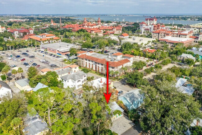 Building Photo - 104 Cedar St