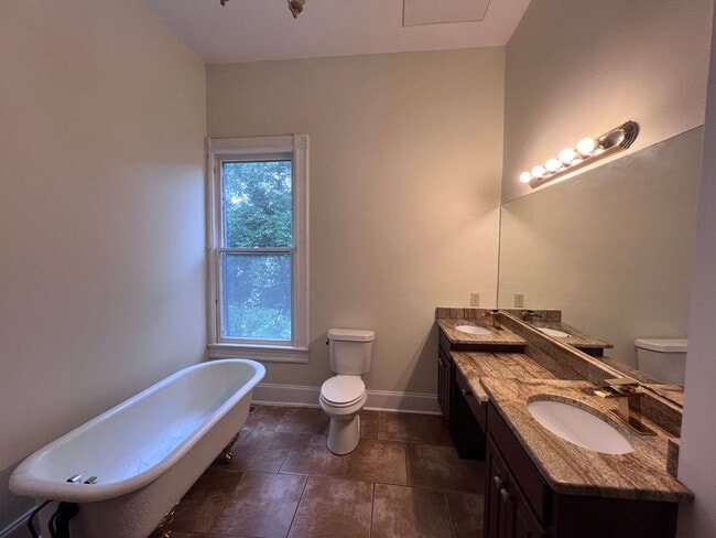 Building Photo - Historic District - Opelika