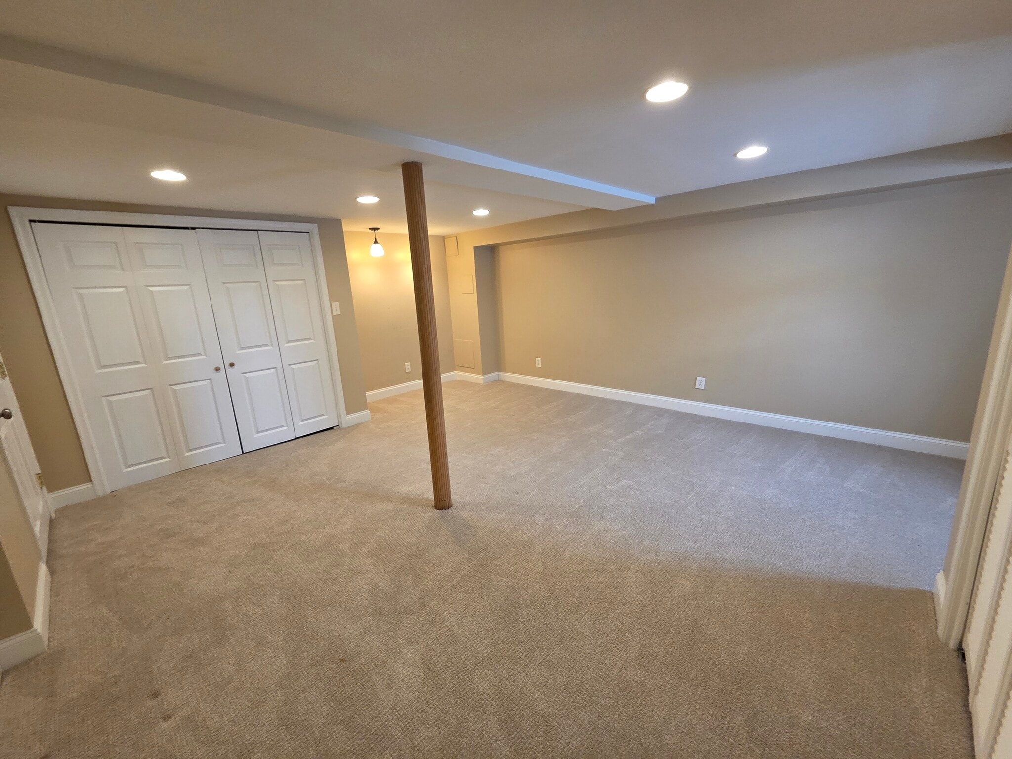 Building Photo - 204 Greenbriar Ln