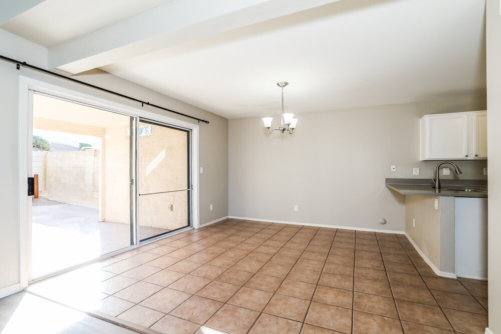 Building Photo - 2345 E Gelding Dr