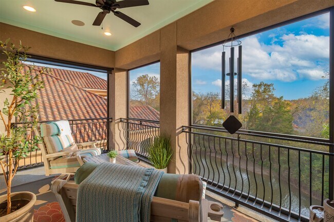 Building Photo - 114 La Vie Dr