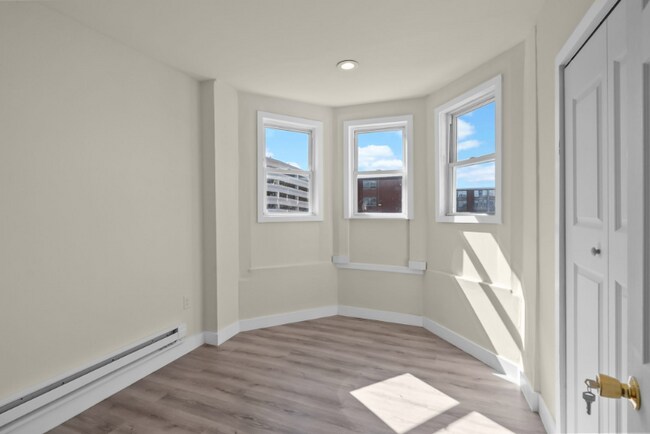 Building Photo - 1508 W Tioga St