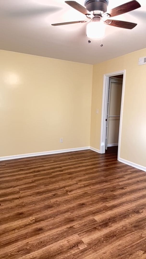 Building Photo - Colonial Circle