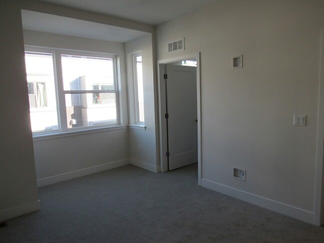 Building Photo - Town home a Block away from Sloan's Lake with roof top Deck