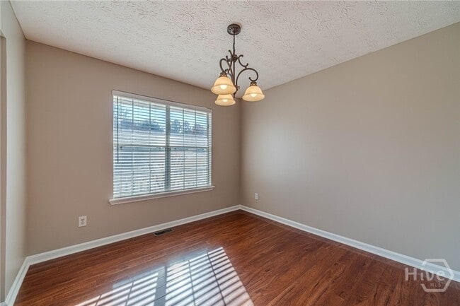 Building Photo - 670 Woodland Ridge Dr