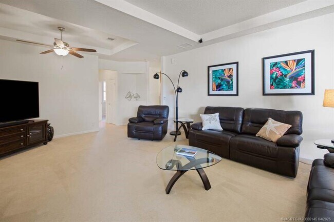 Building Photo - 2371 SW Carriage Hill Terrace