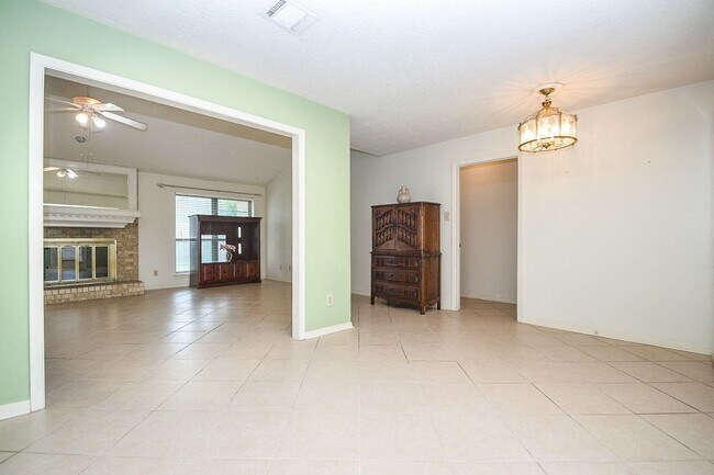 Building Photo - 4902 Rainwater Dr