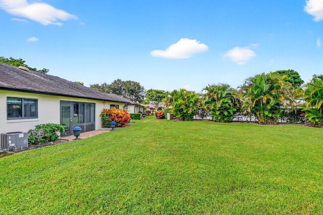 Building Photo - 4866 Dovewood Cir