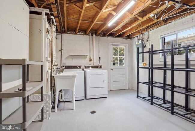 Building Photo - 4014 Jeffry St
