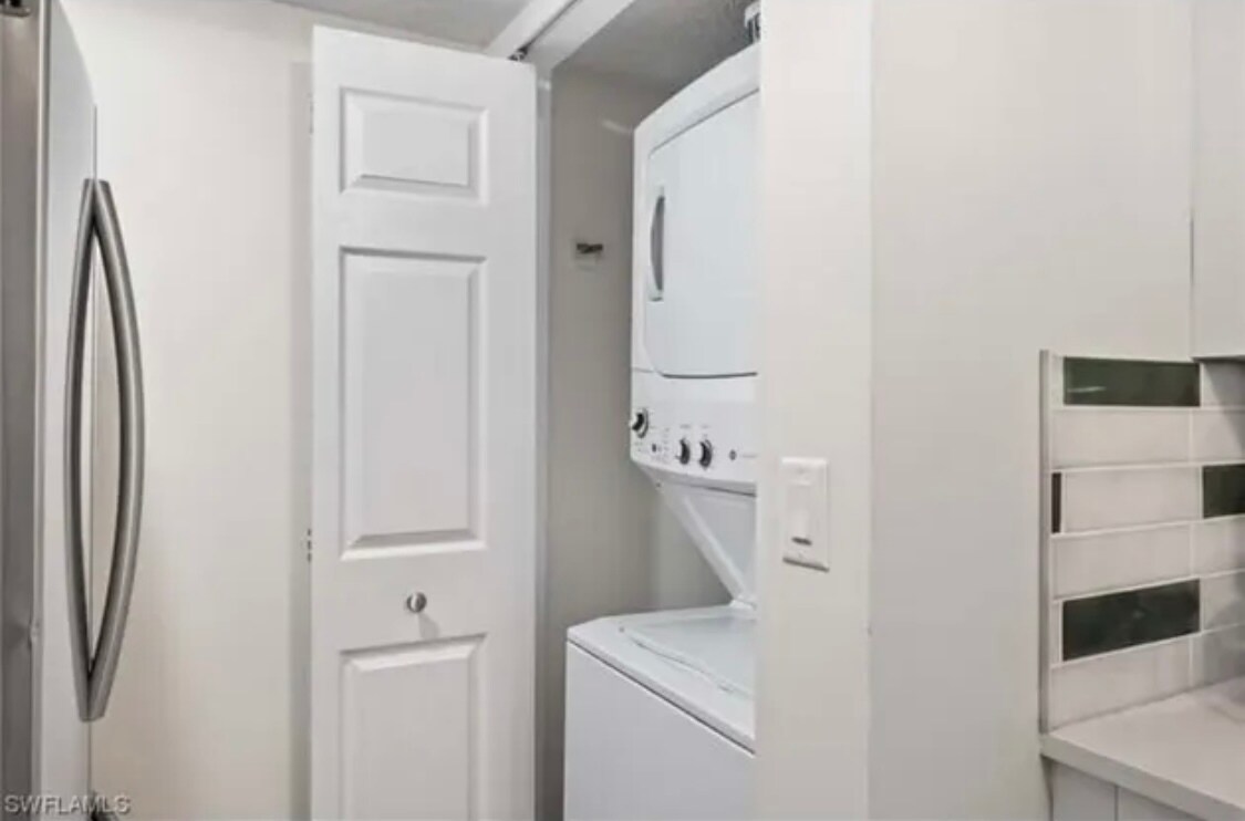 Building Photo - 1840 Florida Club Cir