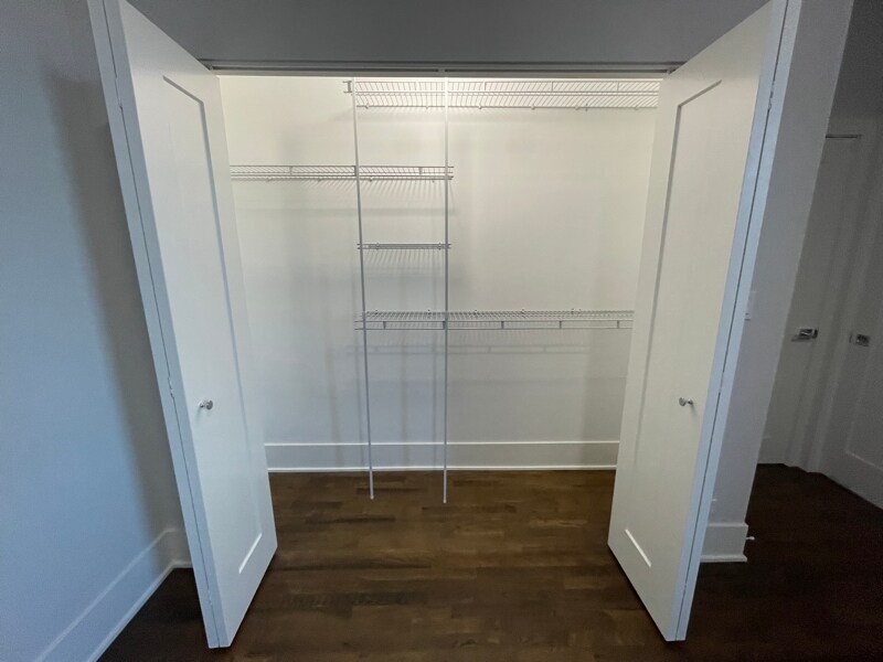 Building Photo - 1647 W Hubbard St