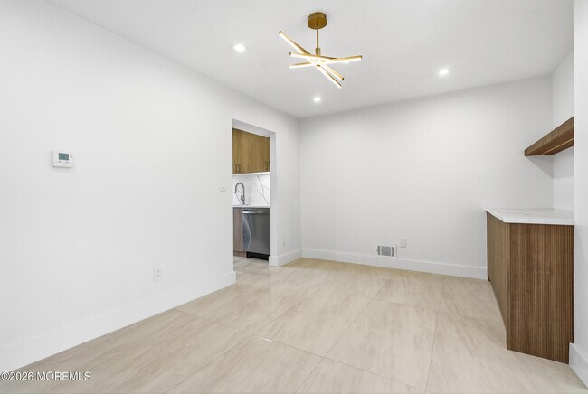 Building Photo - 108 Neptune Ave