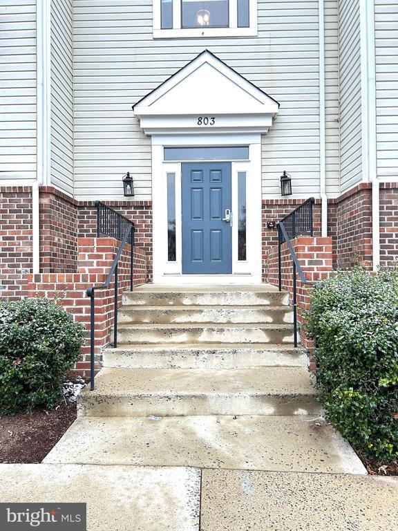 Building Photo - 803 Stratford Way