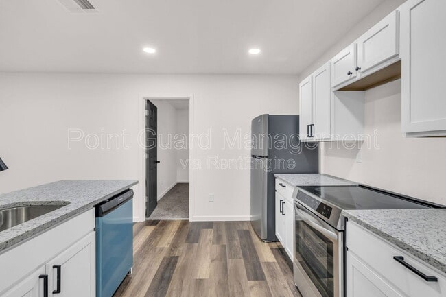 Building Photo - 955 Leroy St