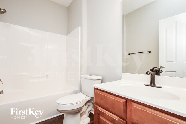 Building Photo - 813 Pinkney Pl