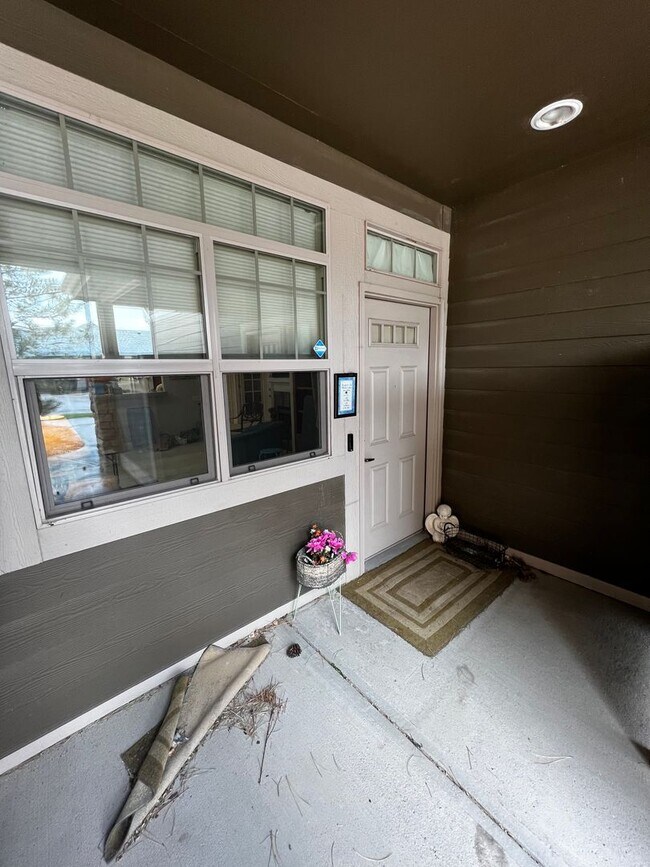 Building Photo - Beautiful 2 Bed 2 Bath Condo in Wellington