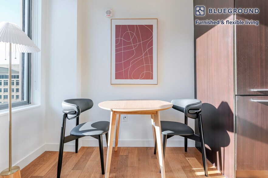 Building Photo - 1212 4th St SE