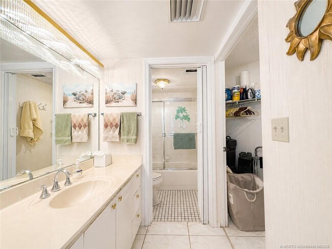 Building Photo - 9500 S Ocean Dr