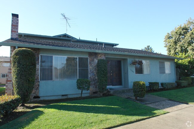 Primary Photo - 3780 Moorpark Ave