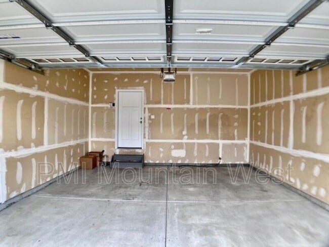 Building Photo - 269 E Ellen Ln