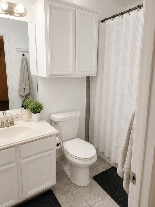 Building Photo - "Charming 4-Bedroom-3 Full Baths in College Station – Your Ideal Retreat Awaits!"