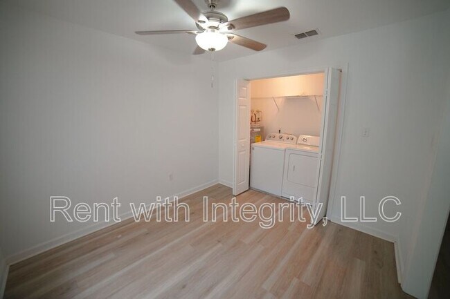 Building Photo - 1272 Cross Creek Cir