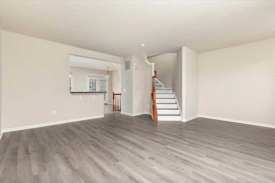 Building Photo - 251 Patriots Pl