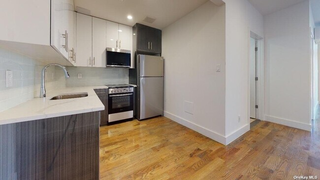 Building Photo - 13828 Queens Blvd