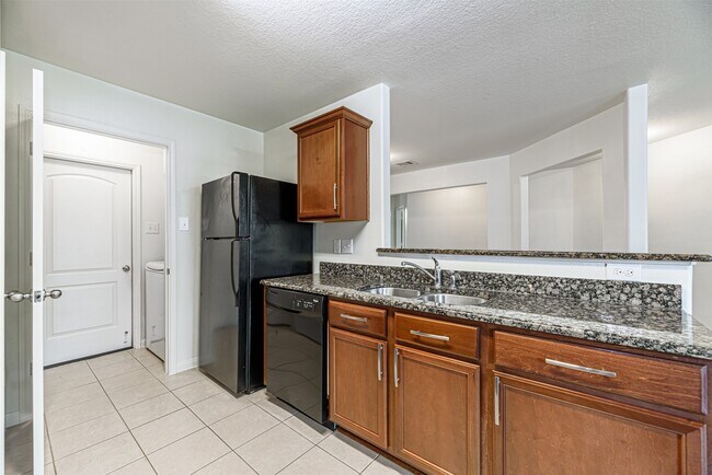 Building Photo - 11207 Hall Pines Ct
