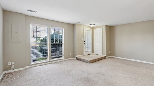 Building Photo - Discover the charm of this beautifully upd...
